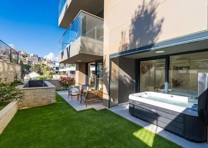 Unique Treasure Apartment